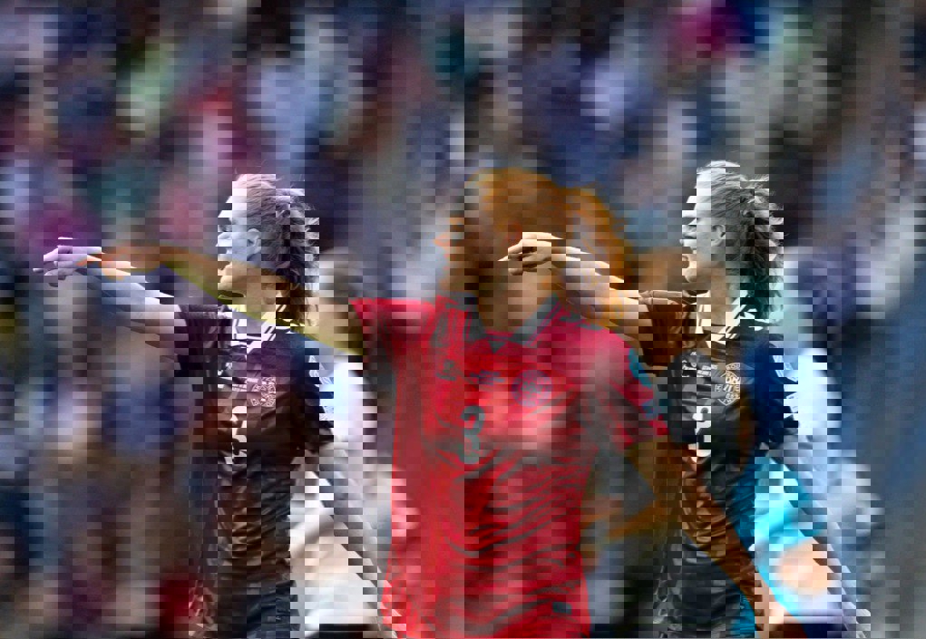 2205982