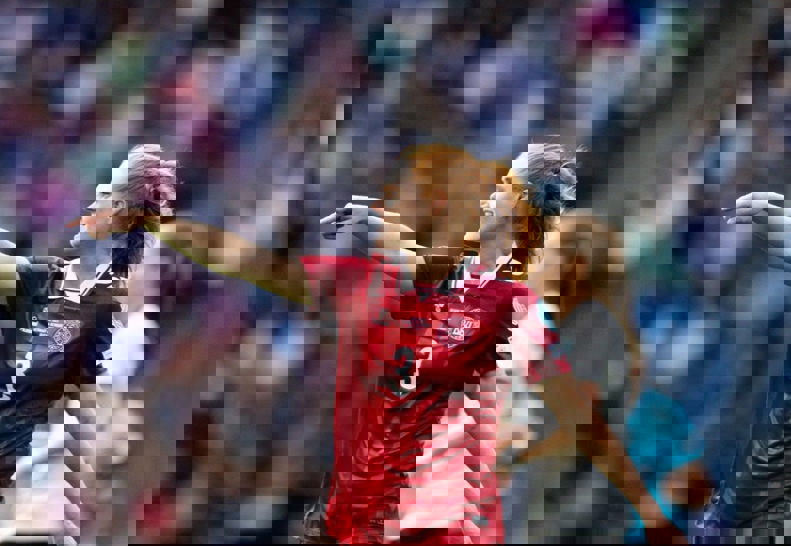 2205982