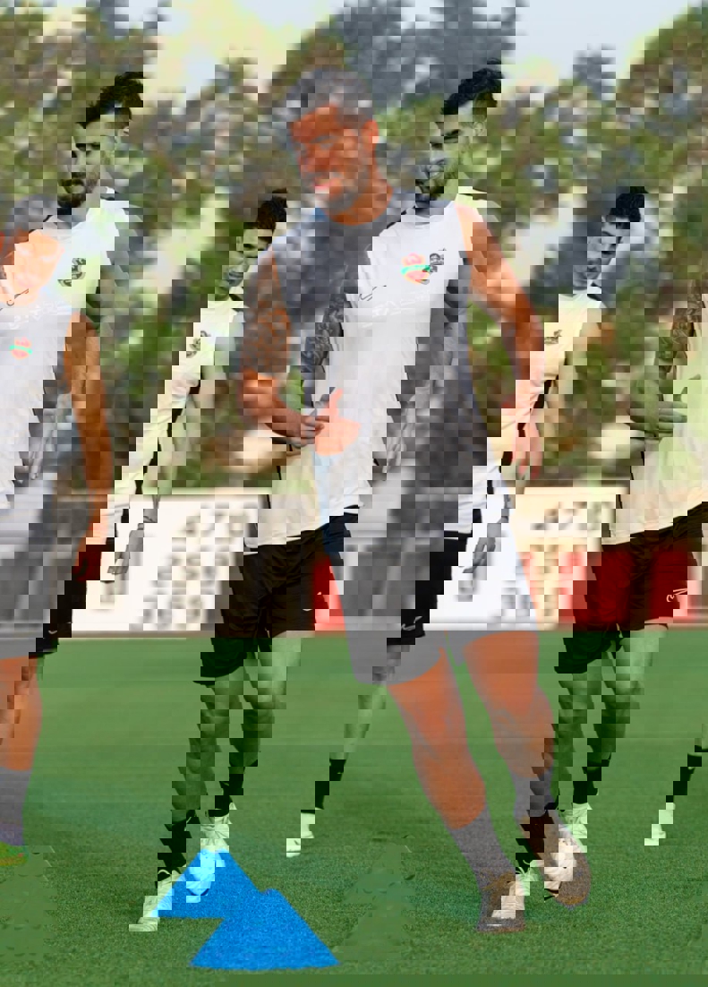 2205973