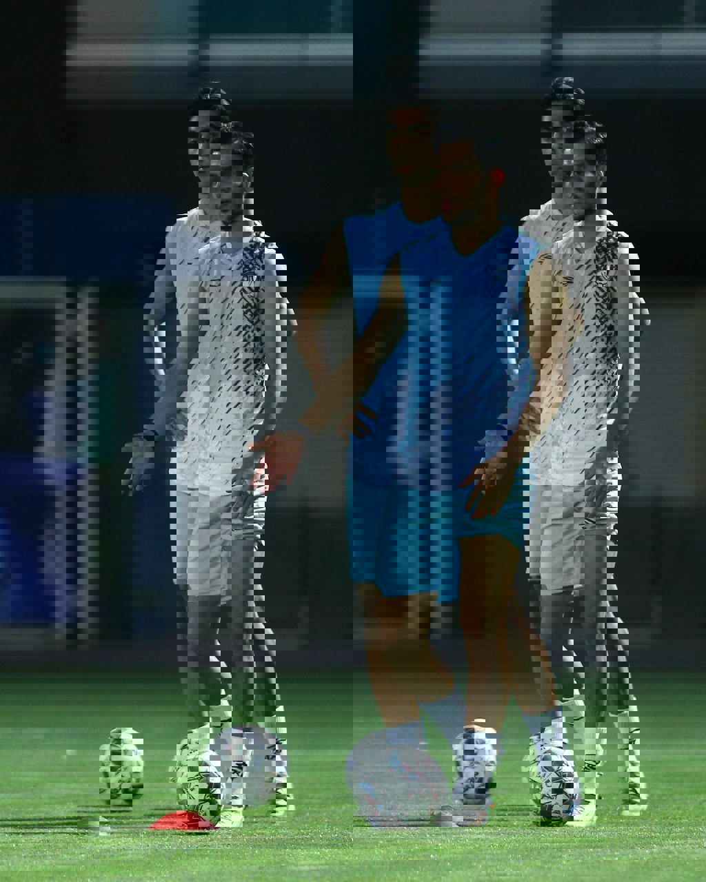 2205950