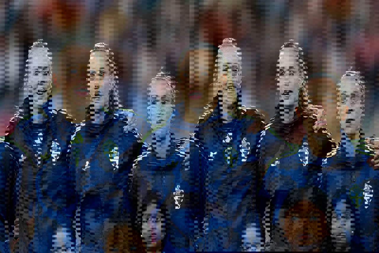 2205981