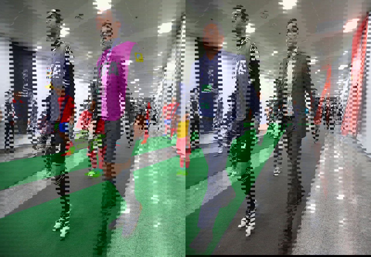 2206049