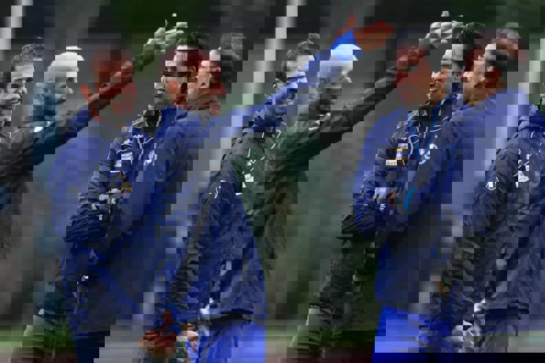 2206052