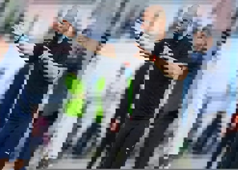 2206079