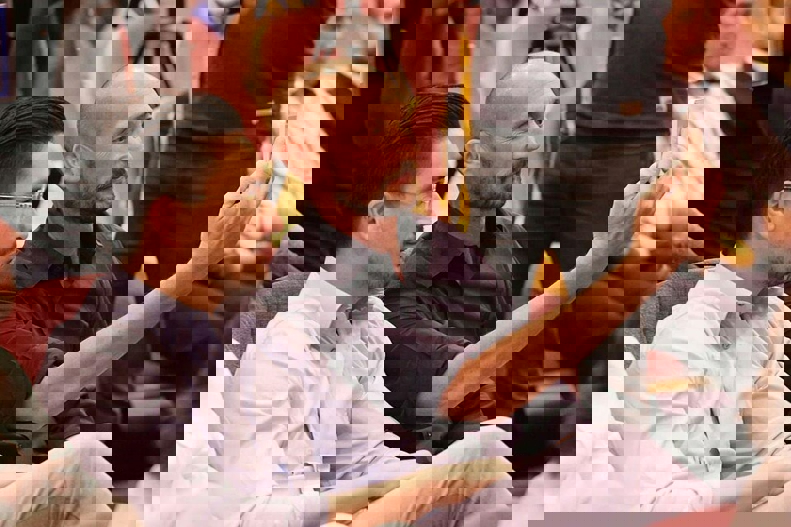 2206058