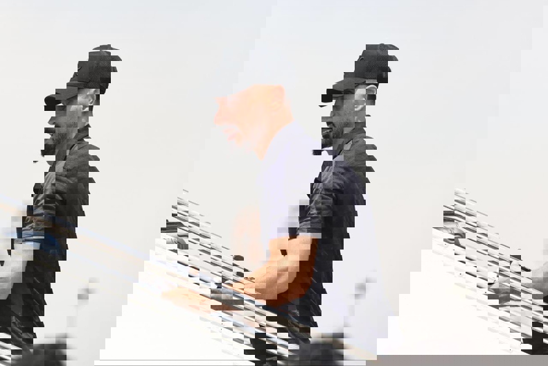 2206099