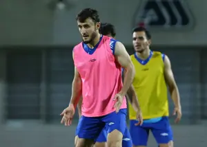 تنها دلخوشی گل‌گهر در این پنجره تاریک