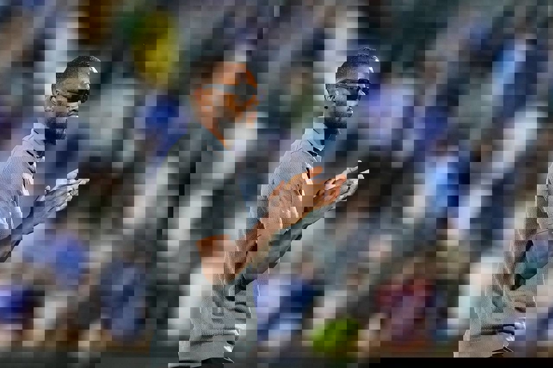 2206299