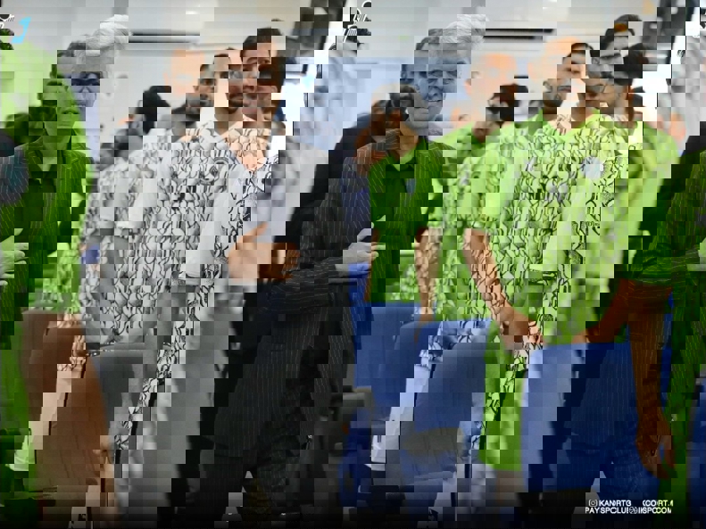 2206688