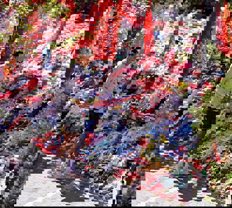 2206945