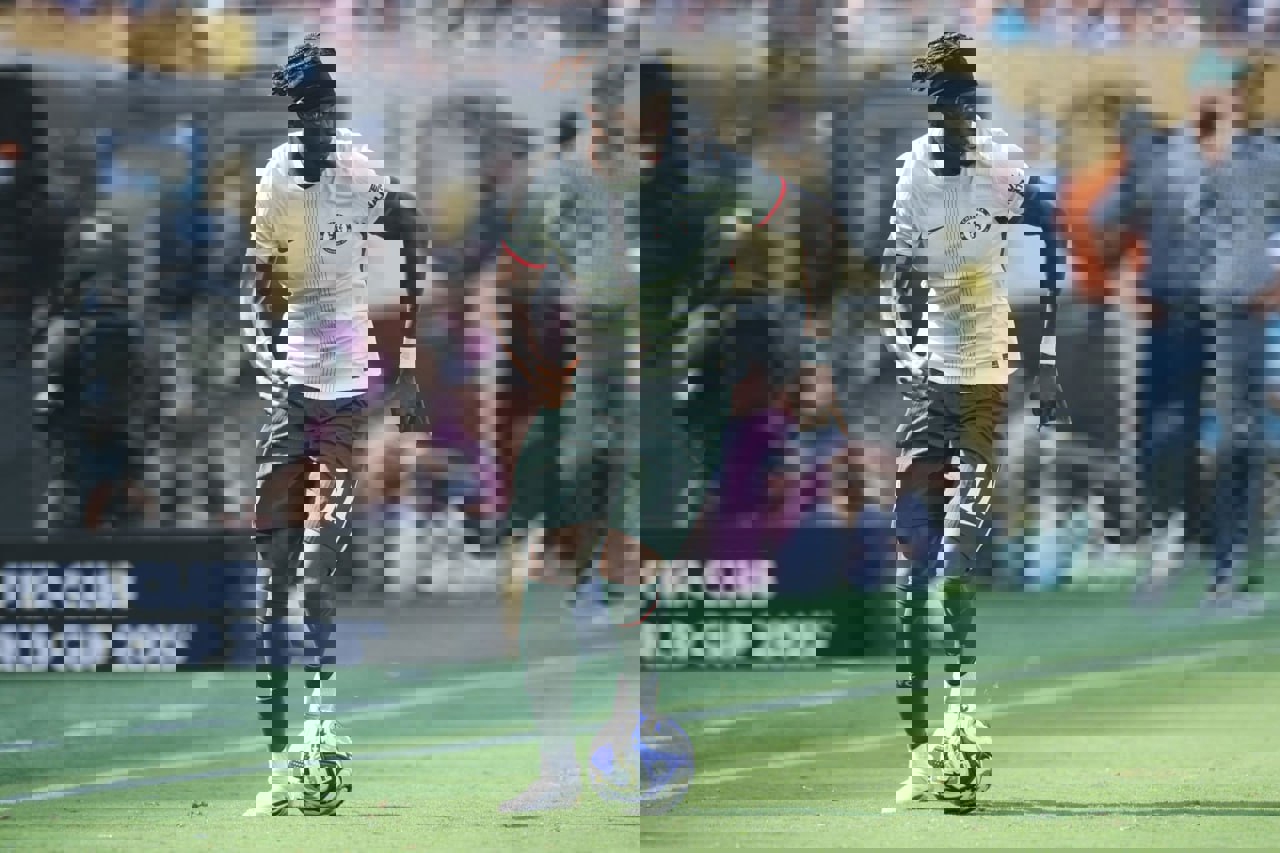 2206933