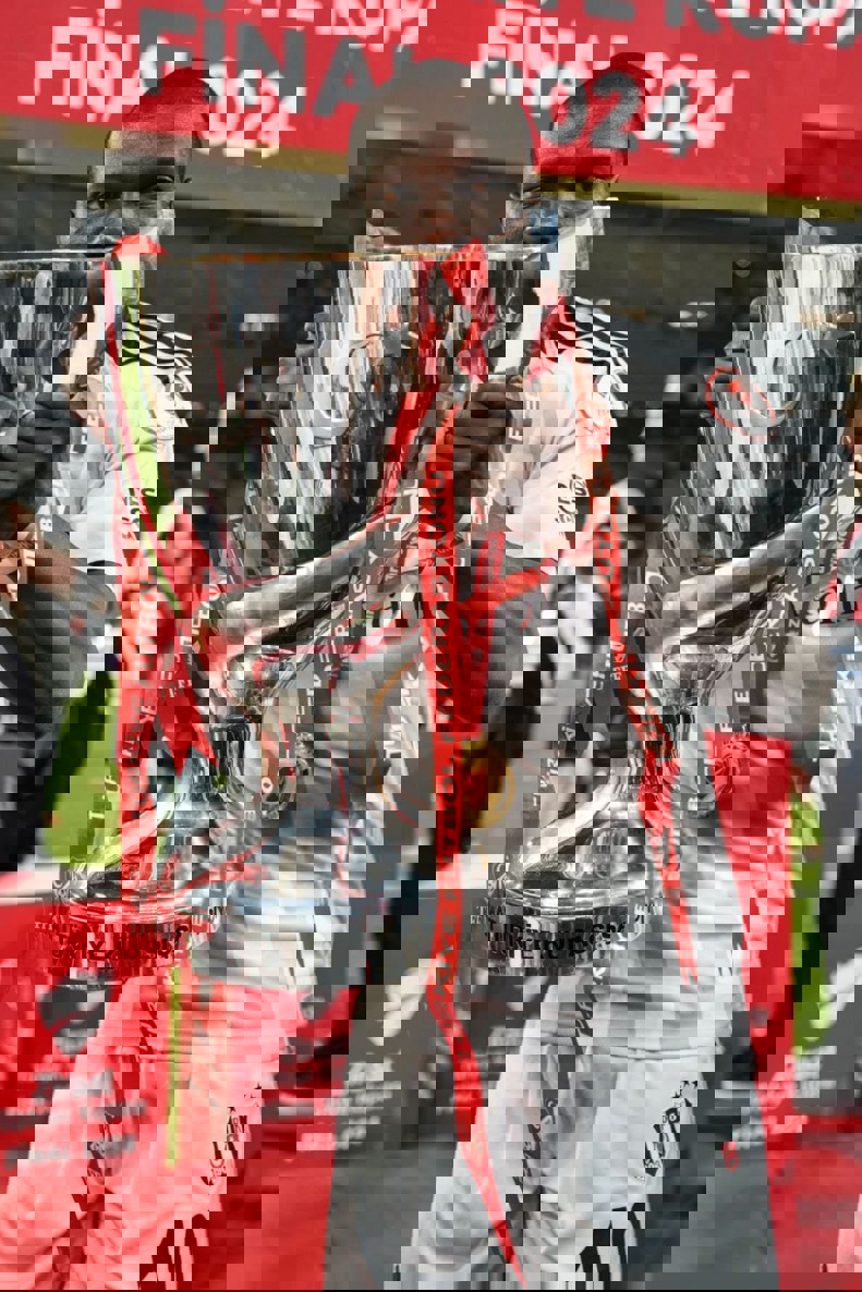 2207323