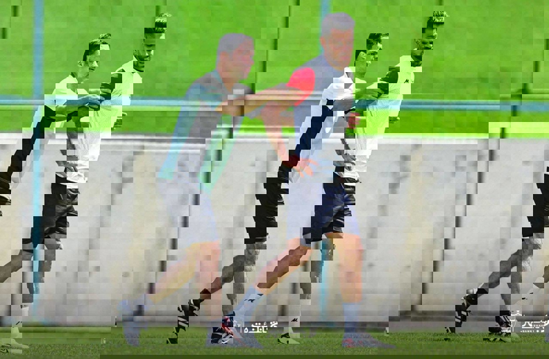 2206986
