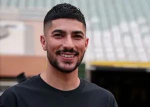 لیموچی عصا را کنار گذاشت