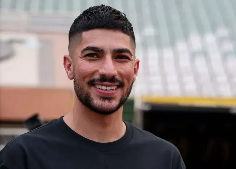 لیموچی عصا را کنار گذاشت