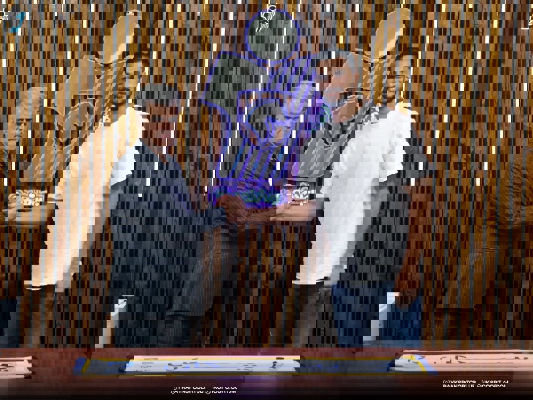 2207393