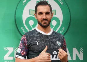 رسمی: هافبک کلیدی ذوب آهن ماندنی شد