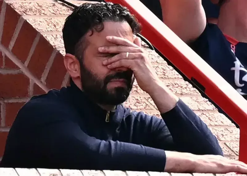 یونایتد، بمب ساعتی: انقلاب شکست خورد!