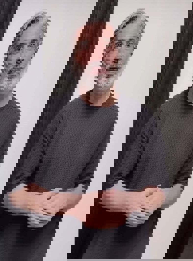 2208301