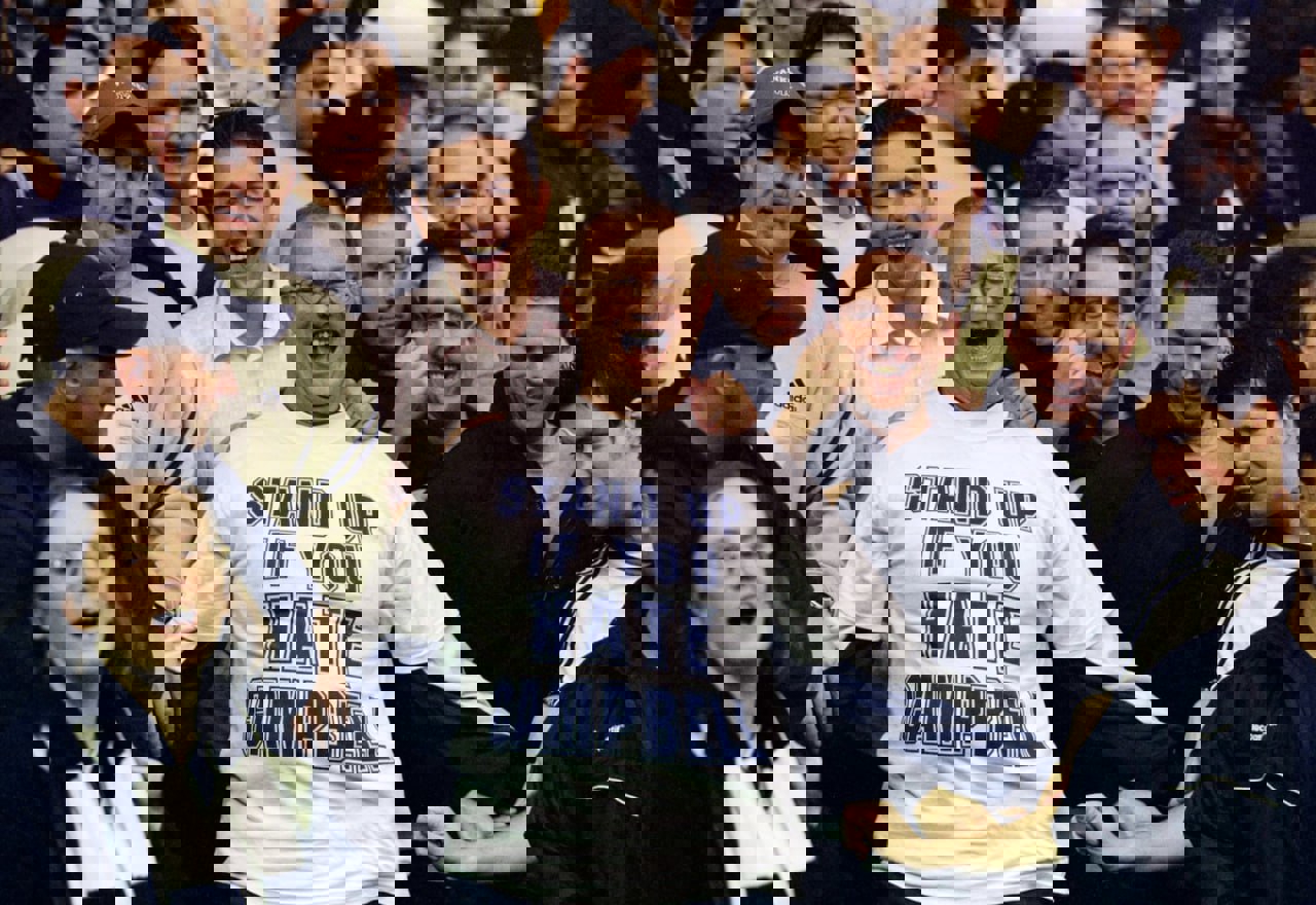 2208351