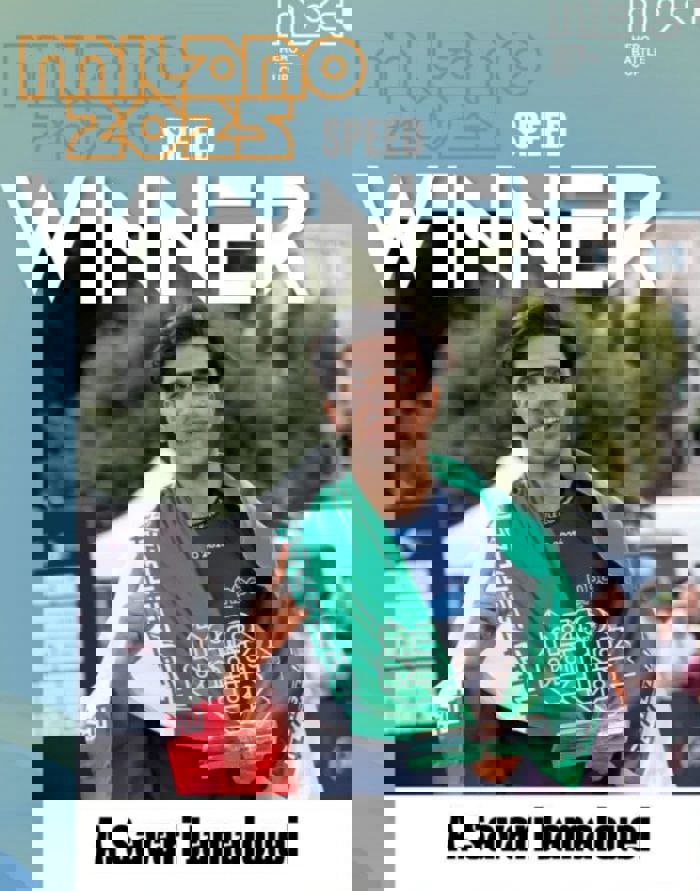 2208372