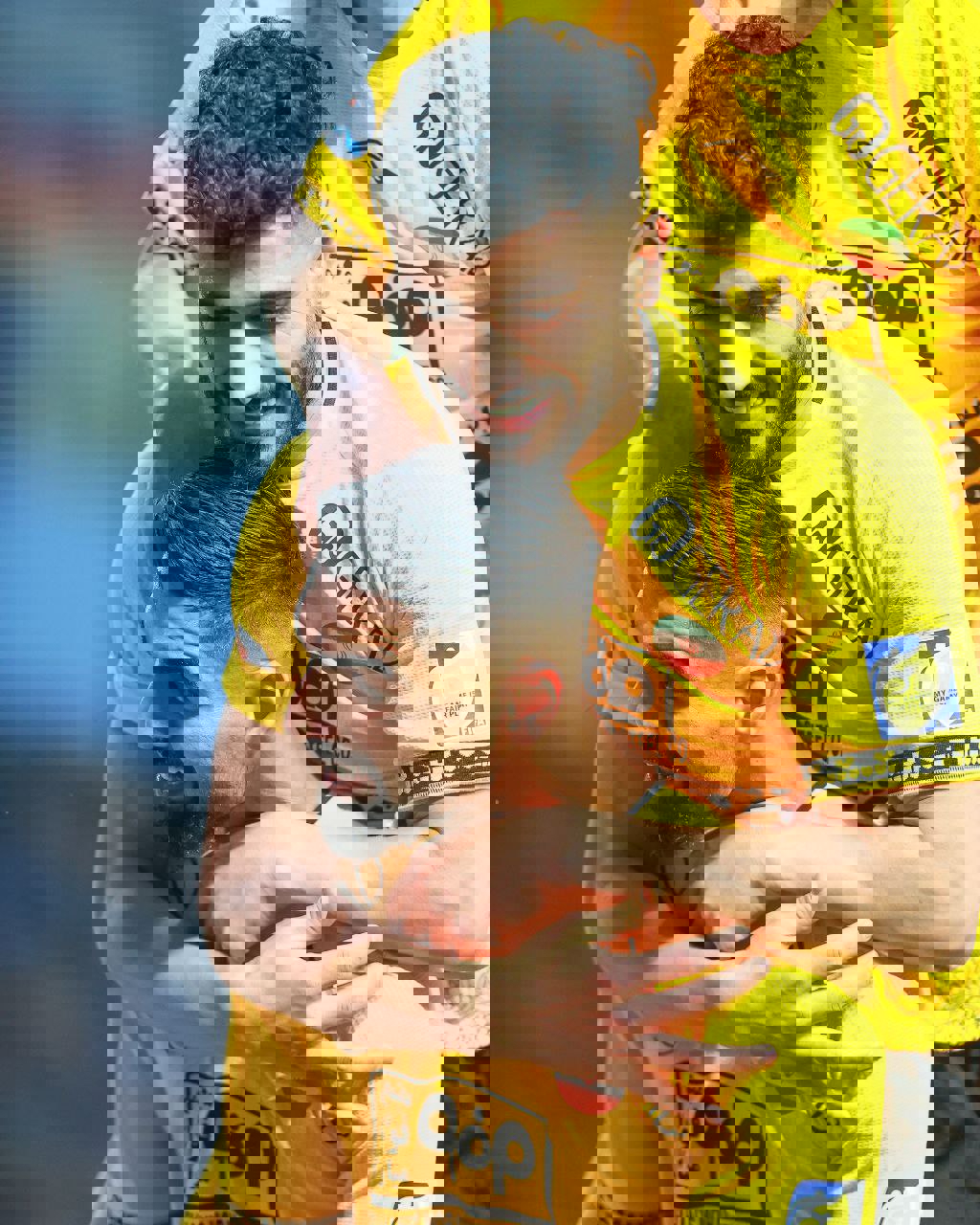2208522