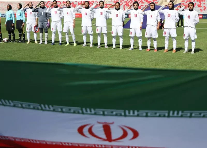 بازهم سلام نظامی، حرکت وایرال دختران ایران