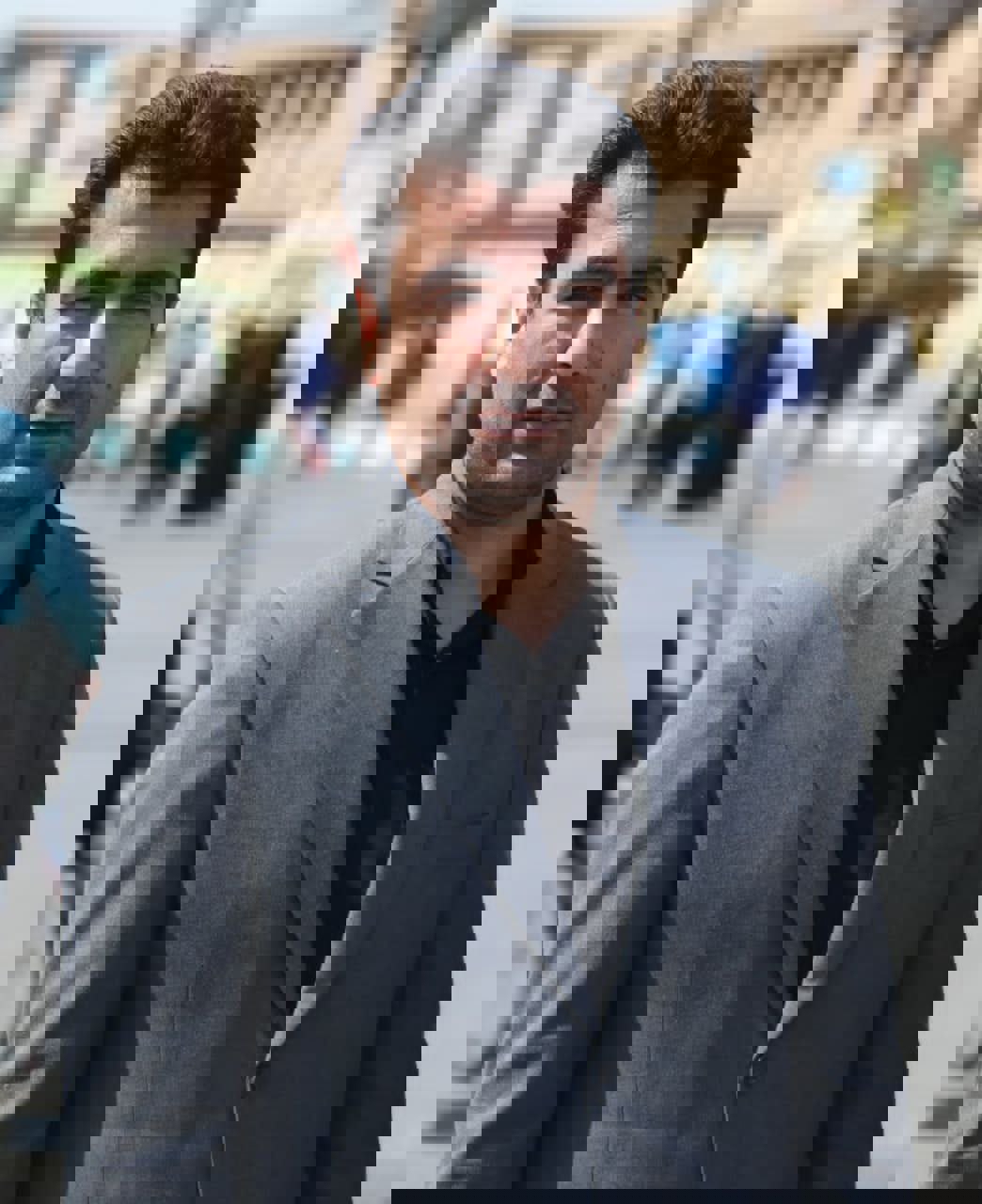2208586