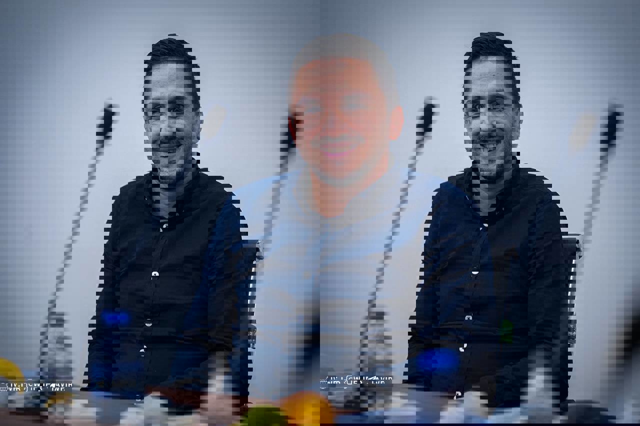 2208818