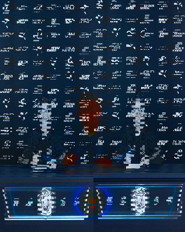 2208910