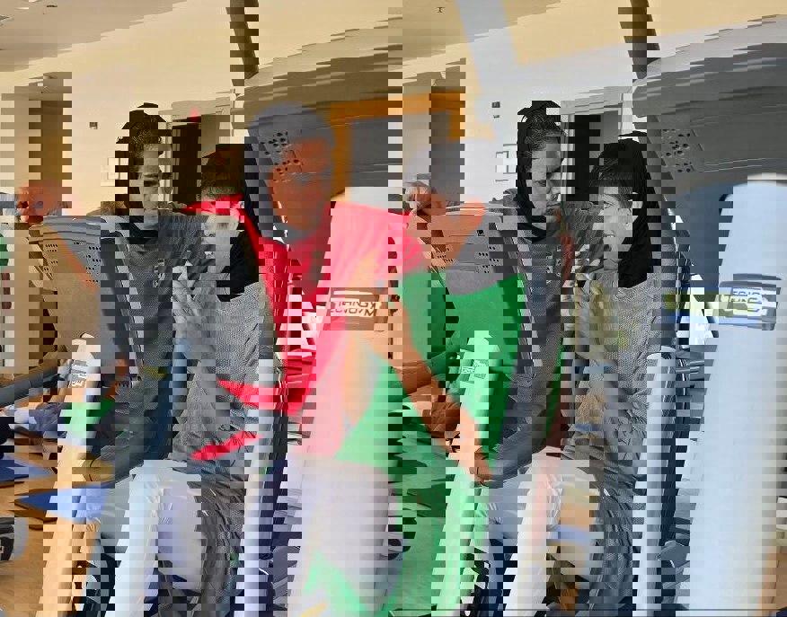 2208978