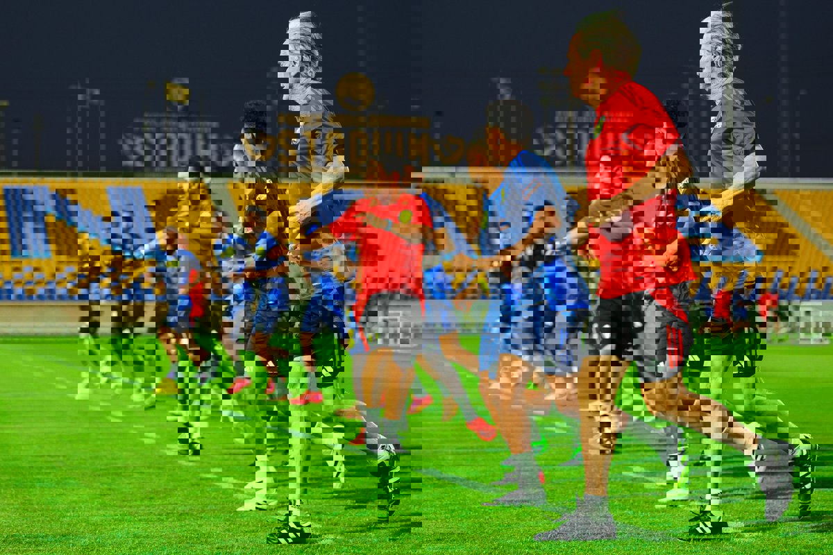 2208965
