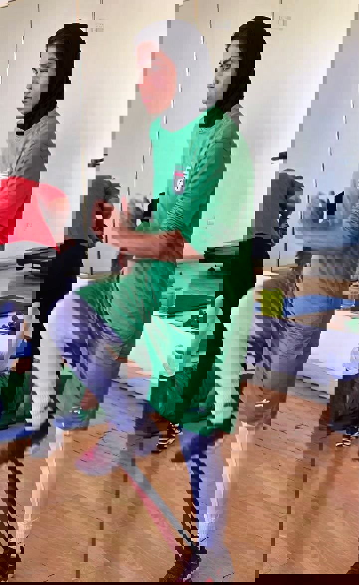 2208977