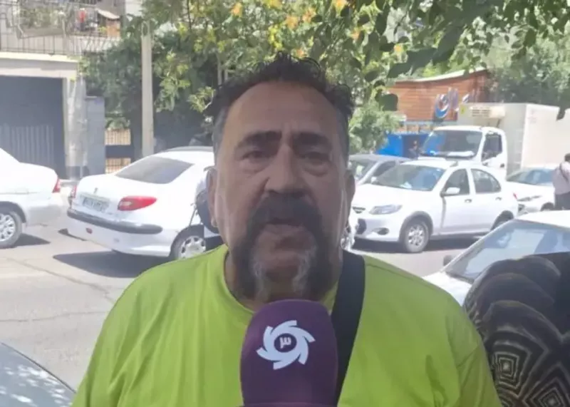 حضور یک پرسپولیسی در تجمع هواداران استقلال!