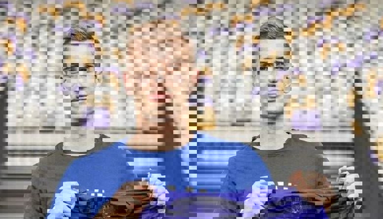 2209373