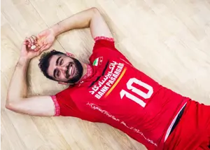 یک بازیکن غیرعادی در ترکیب والیبال ایران!