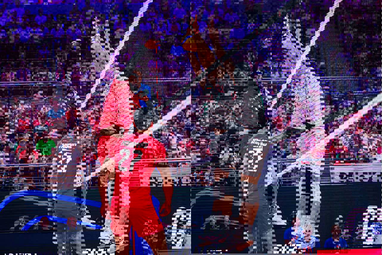 2209886