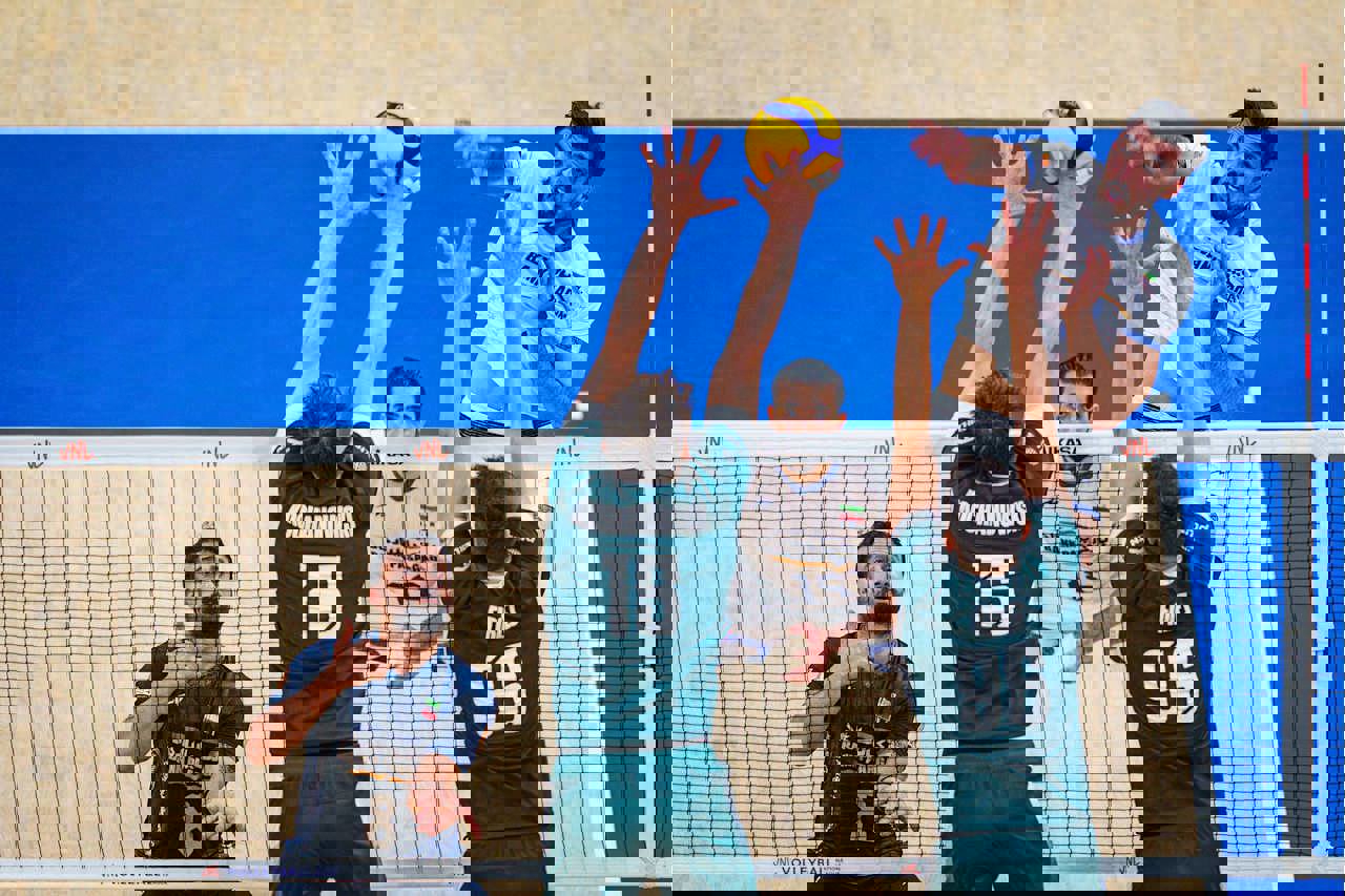 2210048