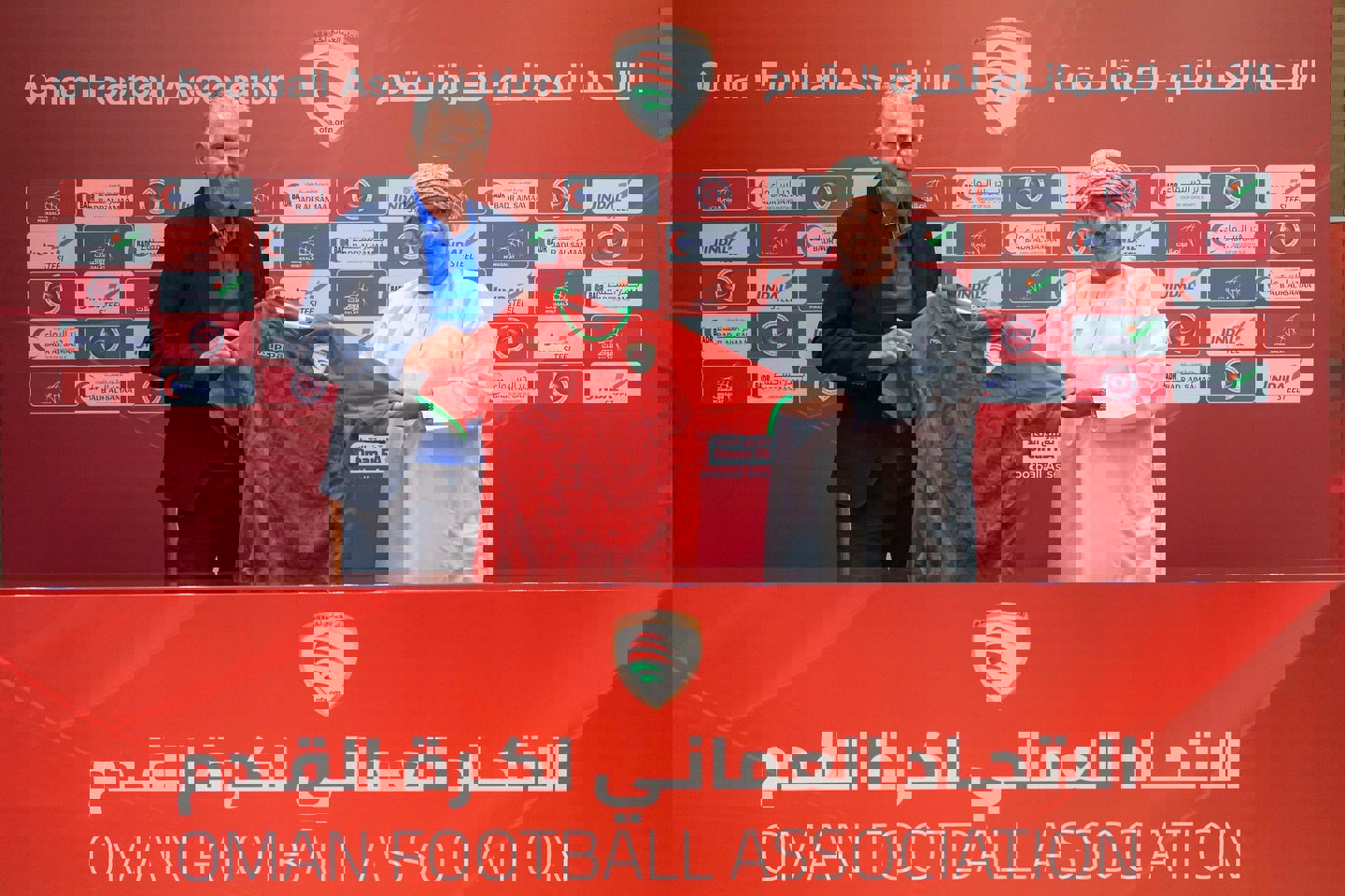 2210187
