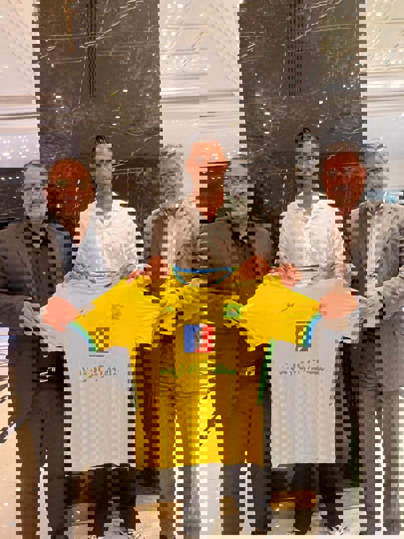 2210281