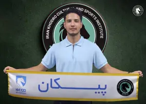 پیکان از تیم قهرمان بازیکن گرفت(عکس)