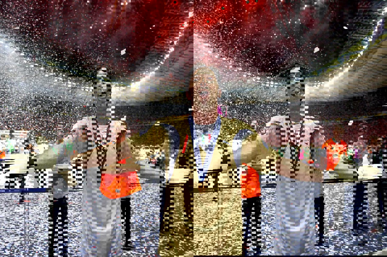 2210483