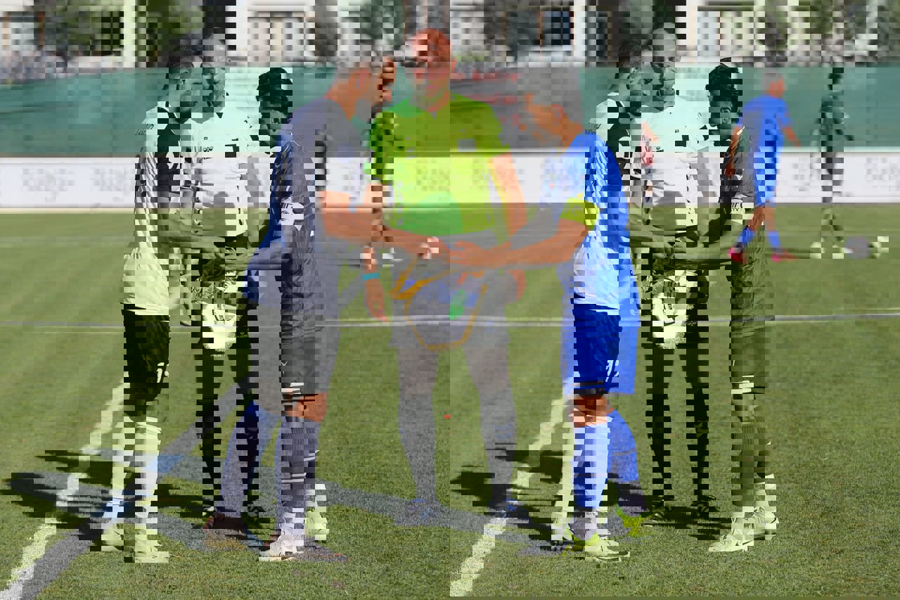 2210562