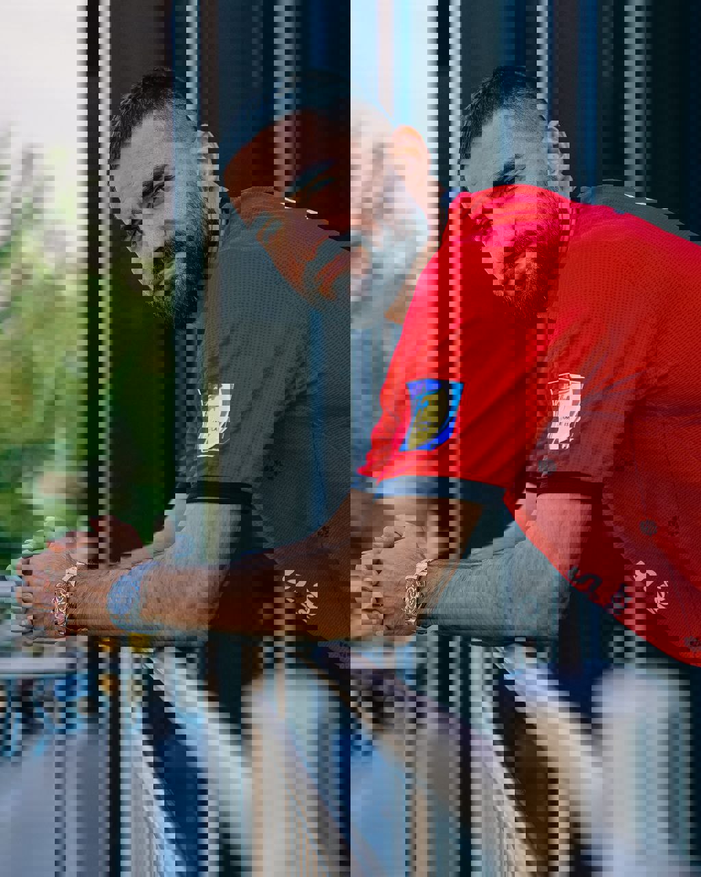 2210843