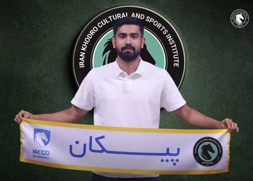 هافبک جوان پیکان سه ساله تمدید کرد(عکس)