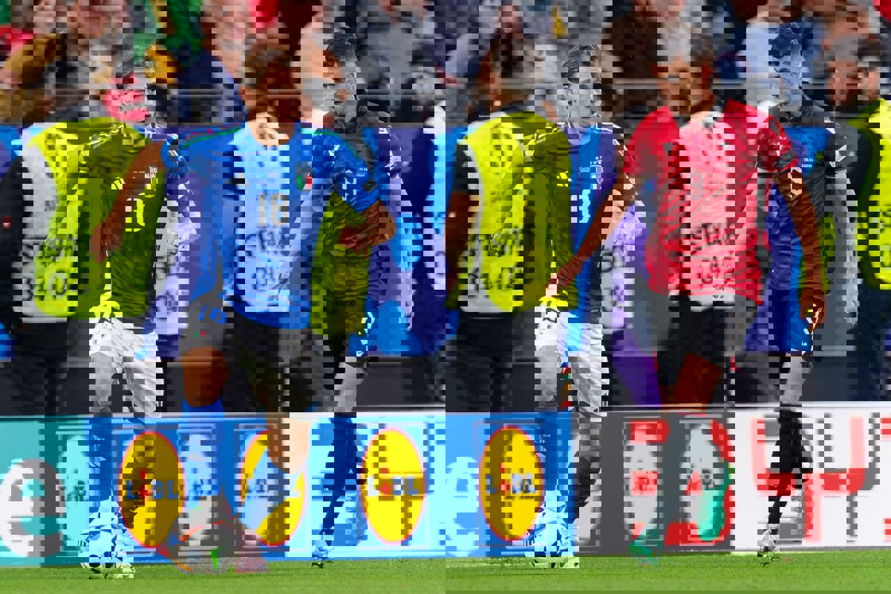 2210890