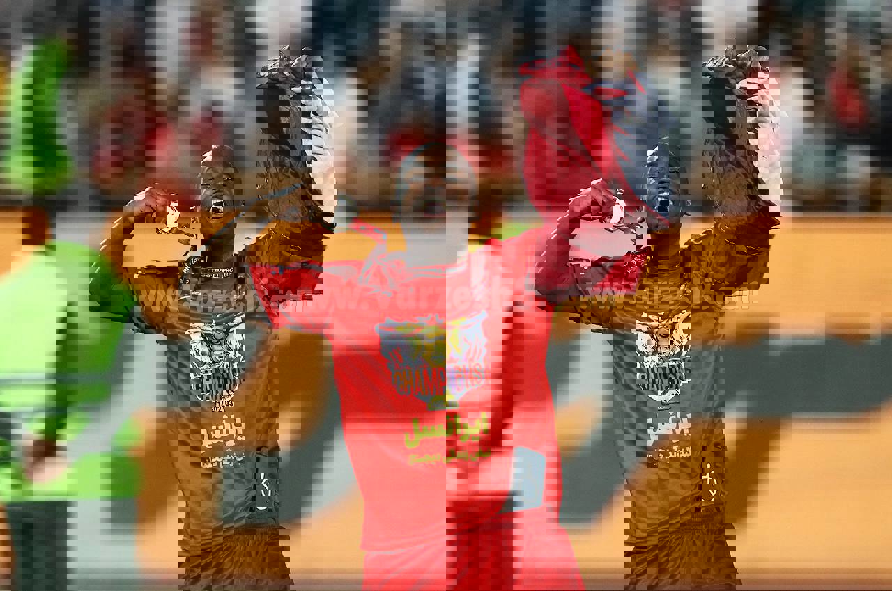 2211824