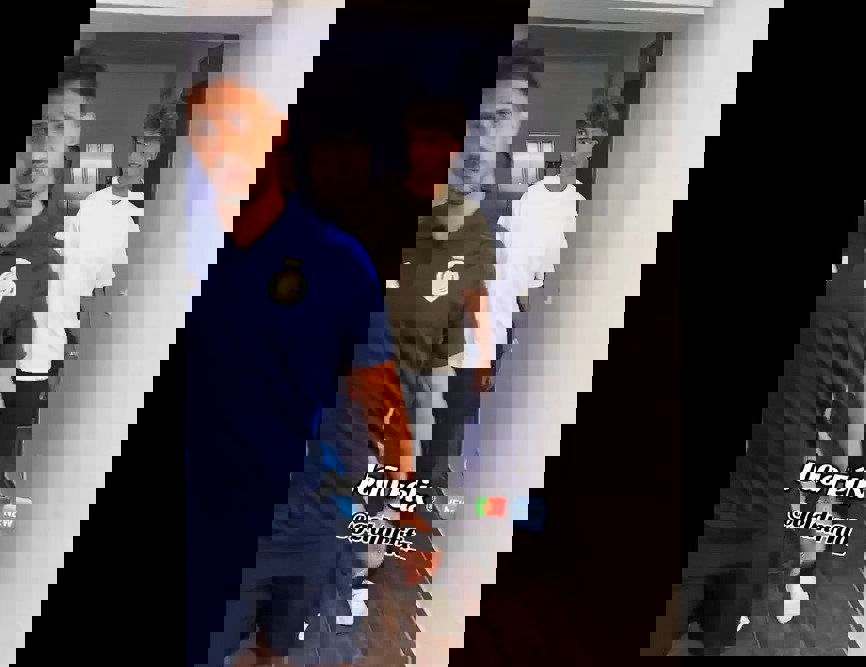 2211875
