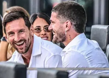 دیپل دوباره محافظ شخصی مسی شد! (عکس)