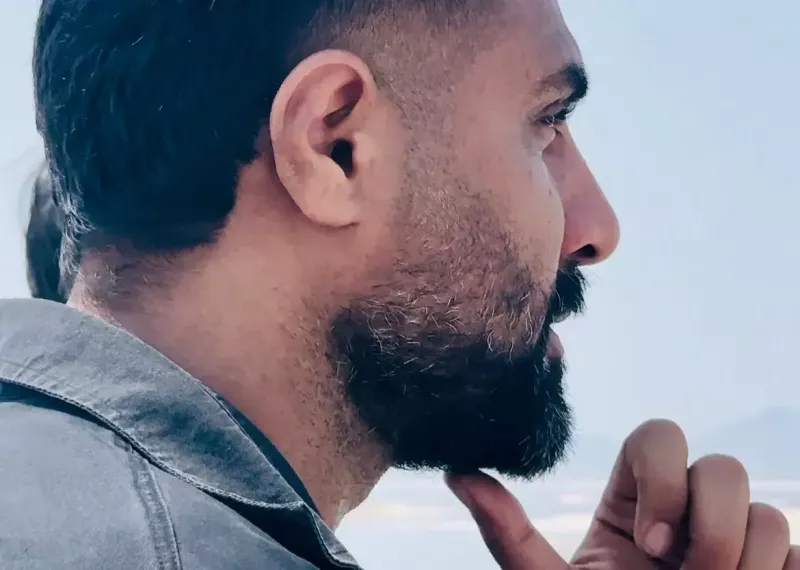 بازیگریِ ستاره سابق استقلال در ساحل خشک! (عکس)